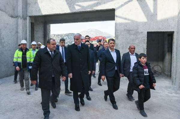 Bakan Ersoy, hemşehrileriyle geleneksel iftar sofrasında bir araya geldi